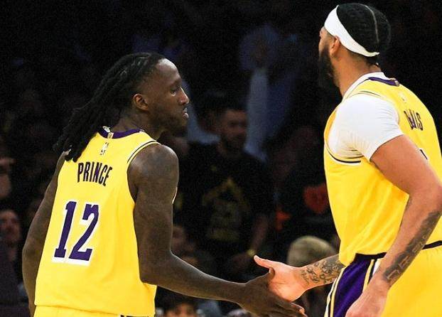 天天赢球-【现场】疲态尽显觉醒太晚 感恩节之战湖人主场憾负