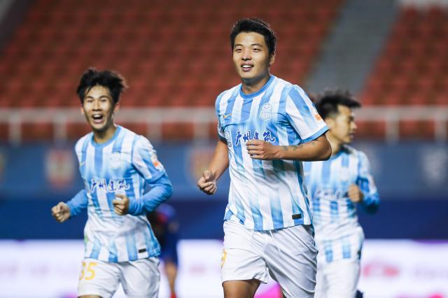 天天盈球-【中超】桂宏破门巴索戈补时点杀 申花1比1广州城