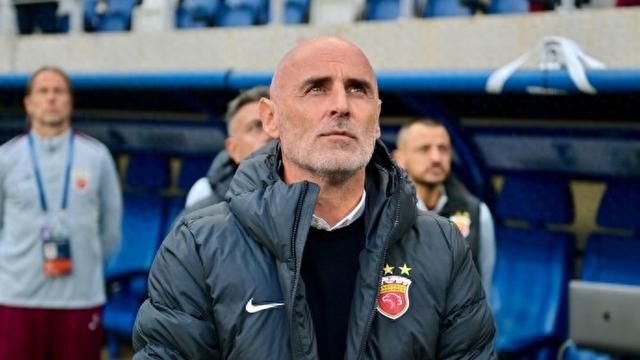 天天赢球-热身赛延续锋无力，伤病致海港前寻枪后堵漏，大概率延续去年低开走势？|蒋光太|上海海港|莱昂纳多|北京国安|圣彼得堡泽尼特俱乐部_新浪体育_新浪新闻