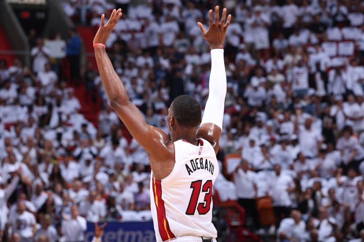 天天盈球-韦德：人们想象中的83分该是暴扣&amp;干拔&amp;各种高难度 而不是43罚球