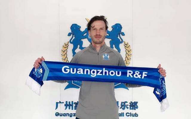 官宣！瑞典籍球员斯文森加盟广州城 签订1年期合同
